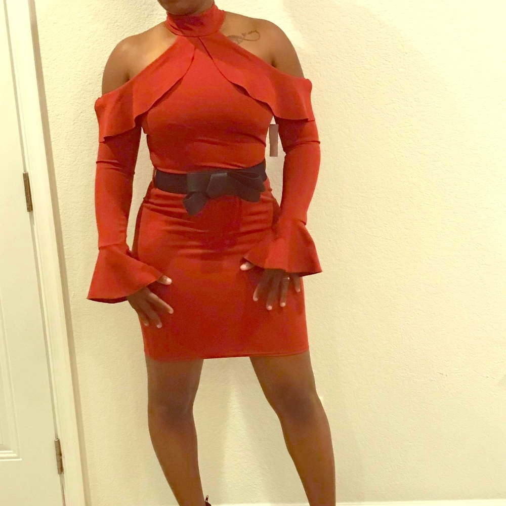 Very cute dress black belt is included